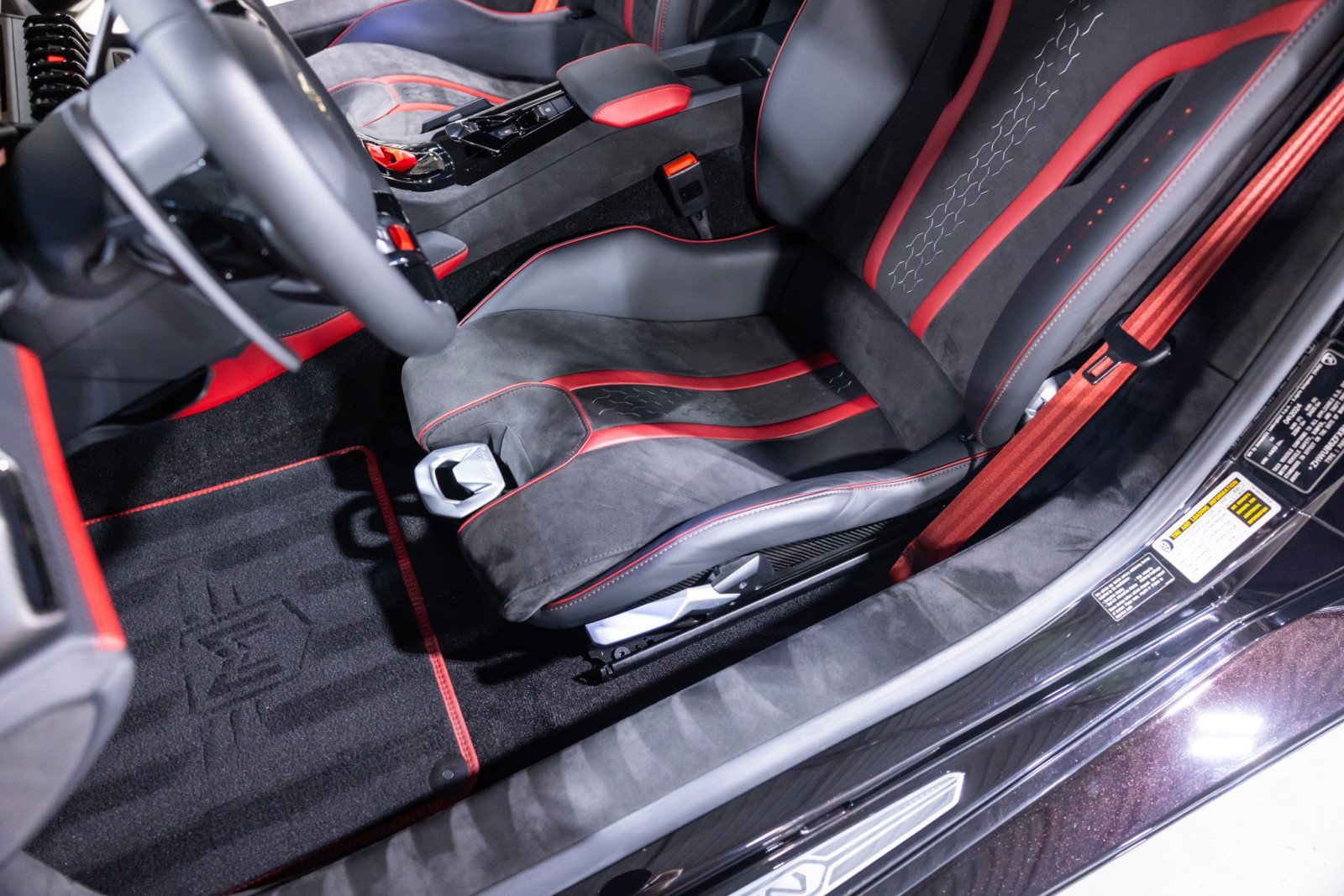 Used 2024 Lamborghini Huracan Tecnica RWD image 38