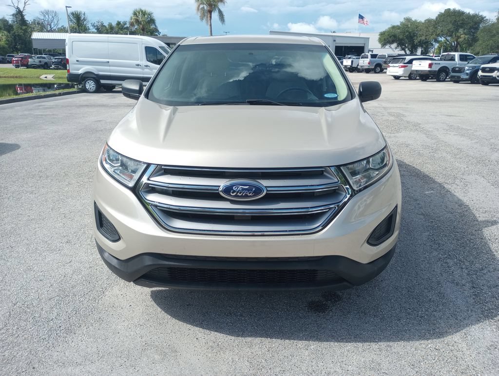 Certified 2018 Ford Edge SE FWD image 2