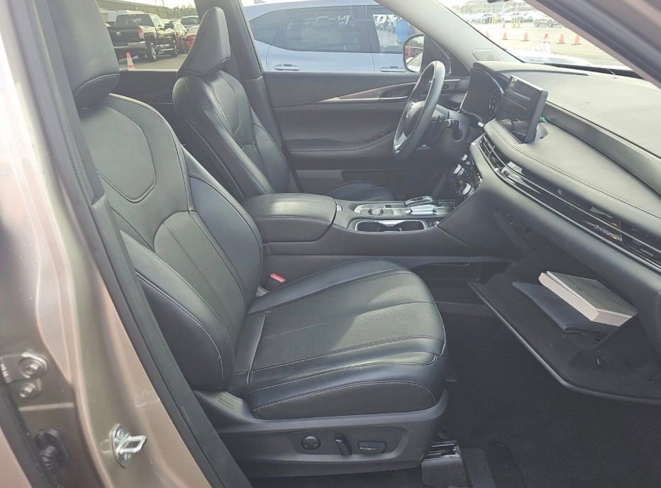 Used 2023 INFINITI QX60 Luxe w/ Performance Audio Package image 14