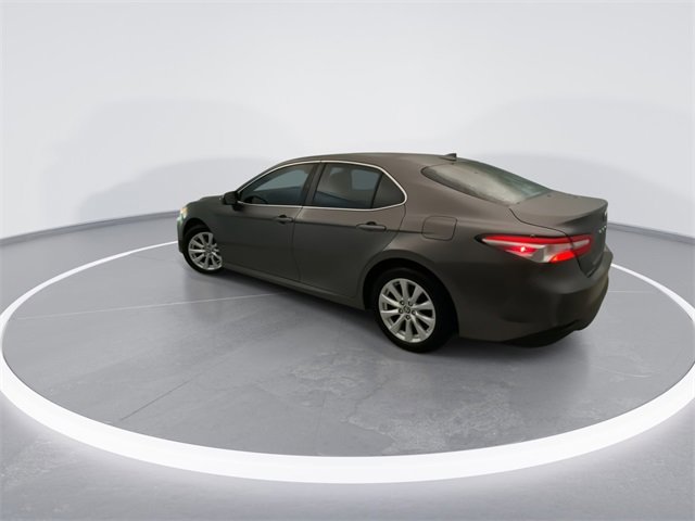 Used 2020 Toyota Camry LE image 2