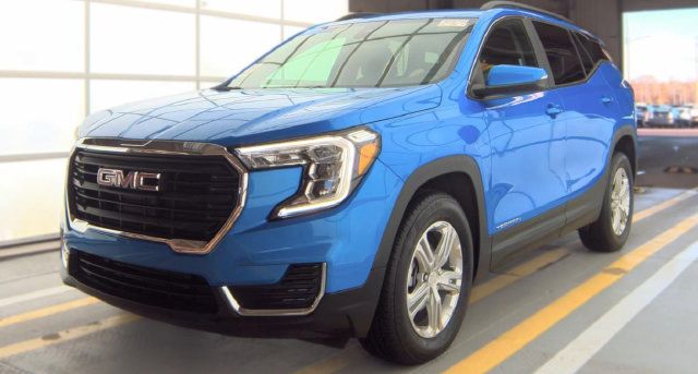 Certified 2024 GMC Terrain SLE w/ Driver Convenience Package AWD/4WD image 3