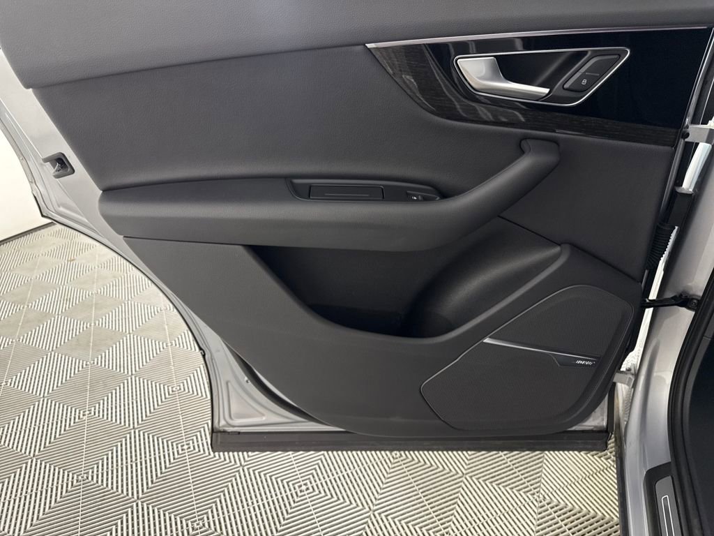 Used 2018 Audi Q7 3.0T Prestige image 11