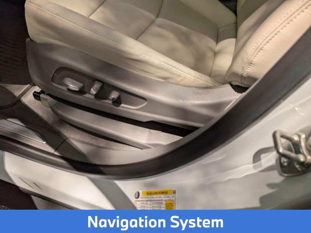 Used 2025 Cadillac XT5 Premium Luxury image 17