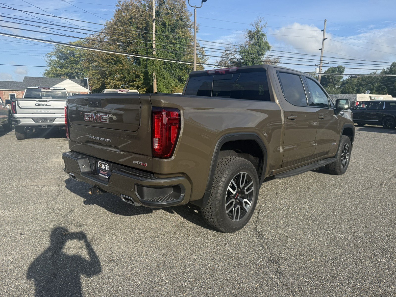 Used 2024 GMC Sierra 1500 AT4 w/ Technology Package AWD/4WD image 3