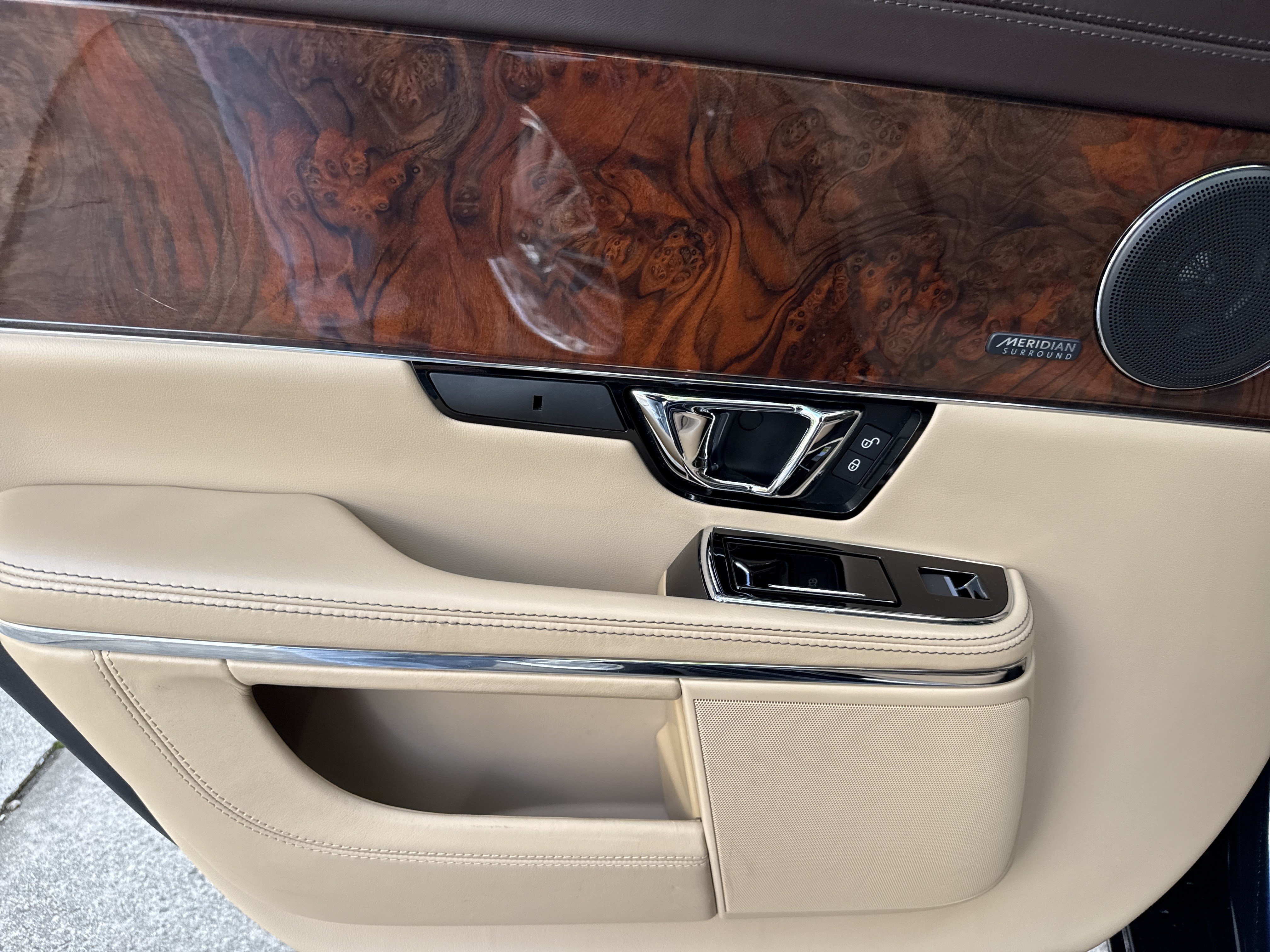Used 2016 Jaguar XJ L Portfolio AWD/4WD image 22