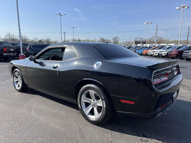 Used 2022 Dodge Challenger SXT RWD image 5