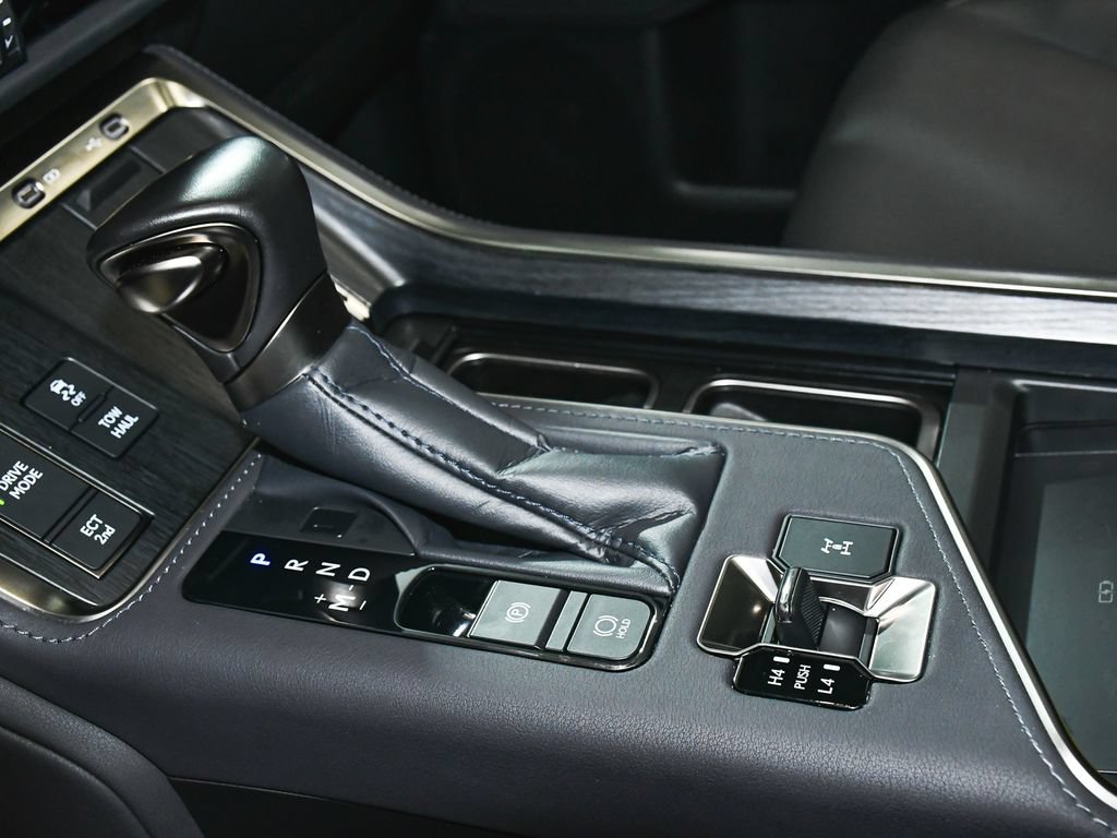 Used 2024 Lexus GX 550 w/ Accessory Package (Z1) AWD/4WD image 39