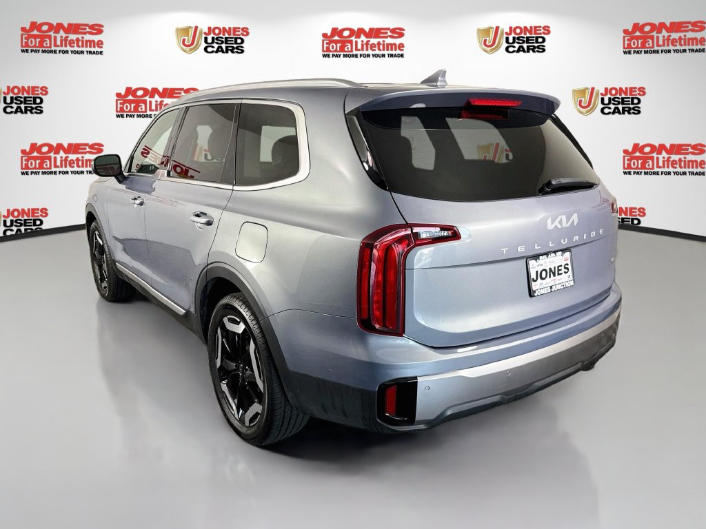 Used 2025 Kia Telluride S FWD image 2