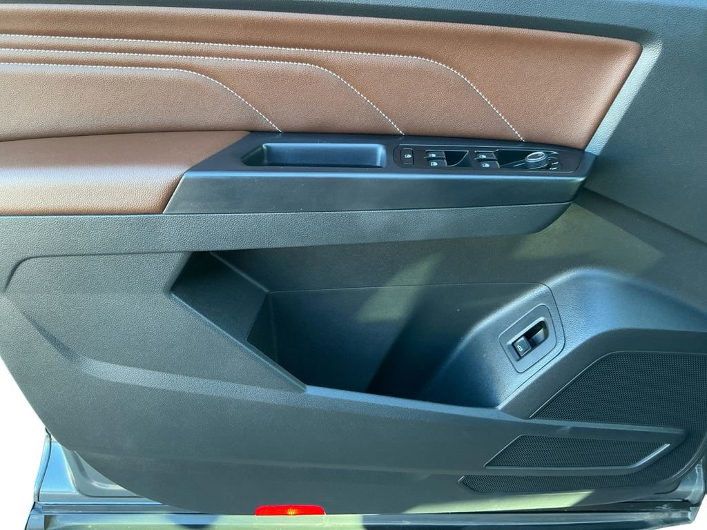 Used 2021 Volkswagen Atlas SEL R-Line image 22