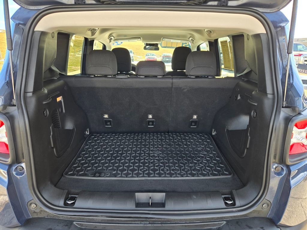 Used 2022 Jeep Renegade Latitude image 30