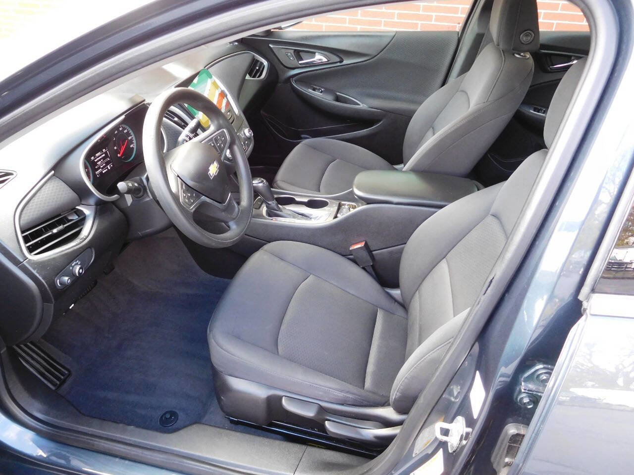 Used 2019 Chevrolet Malibu LS image 4