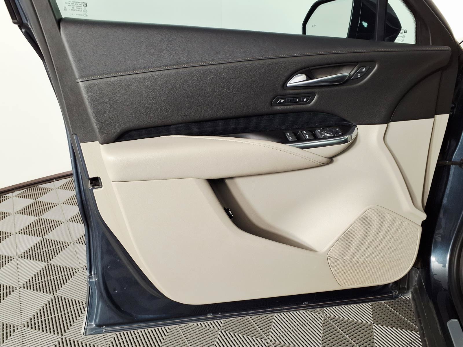 Used 2019 Cadillac XT4 Premium Luxury w/ Cold Weather Package FWD image 16