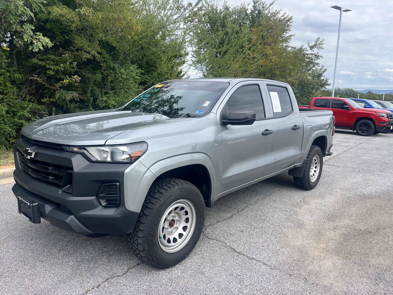 Used 2024 Chevrolet Colorado W/T w/ WT Convenience Package II AWD/4WD image 1