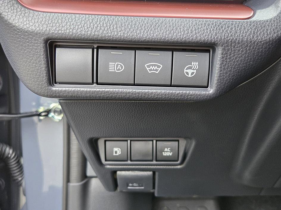 New 2025 Toyota Prius Plug-In Hybrid image 28