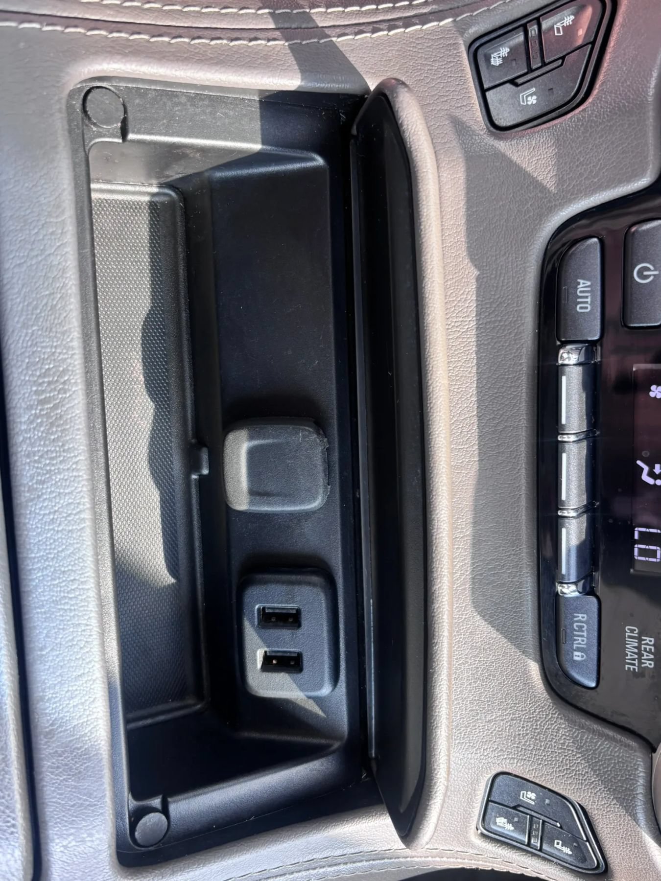 Used 2019 GMC Yukon Denali w/ Denali Ultimate Package AWD/4WD image 21