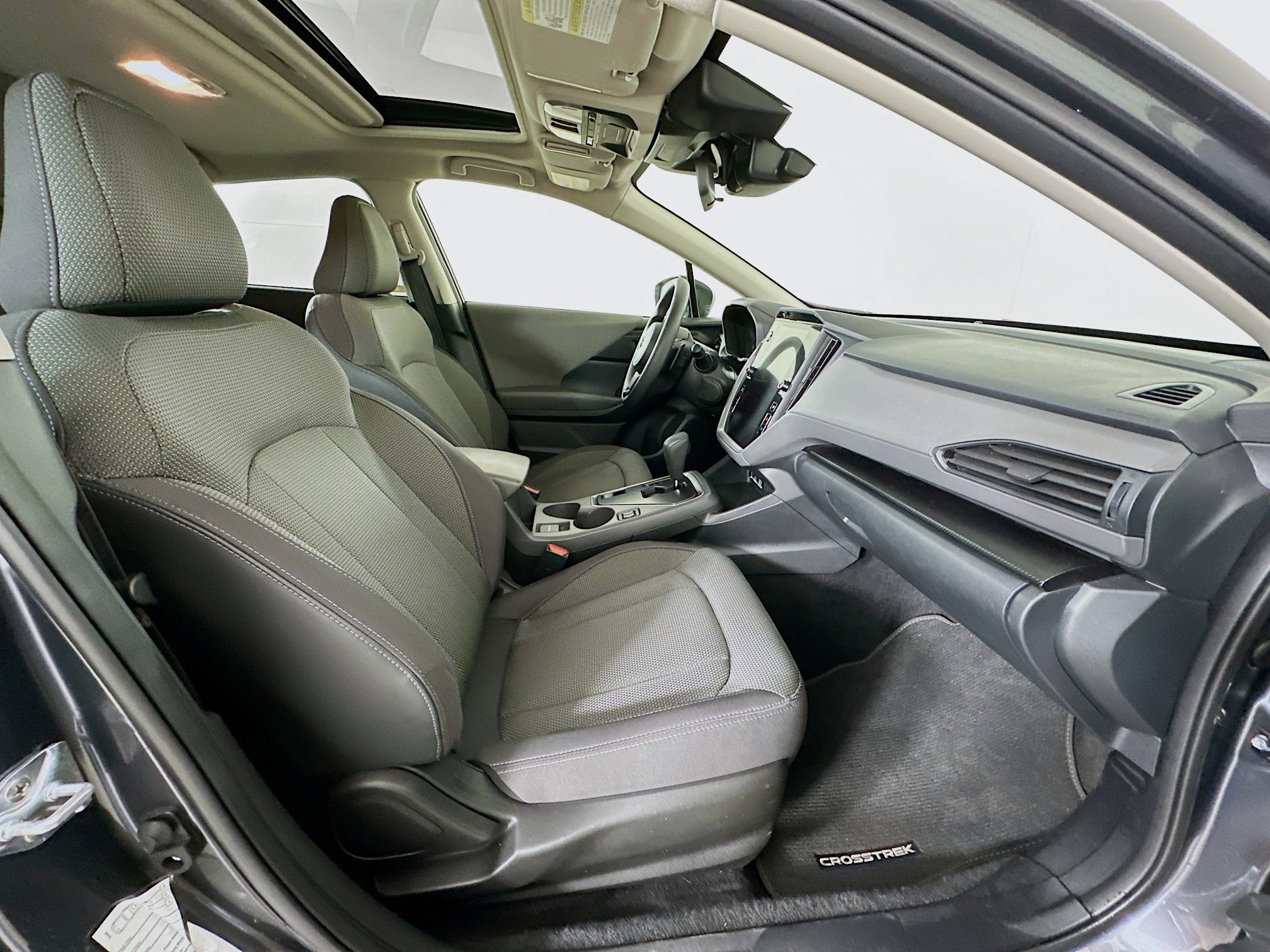 Used 2024 Subaru Crosstrek 2.0i Premium image 31