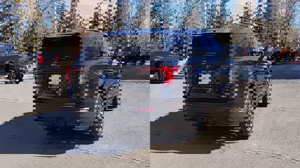 Used 2025 Ford Explorer ST-Line w/ Premium Package image 8