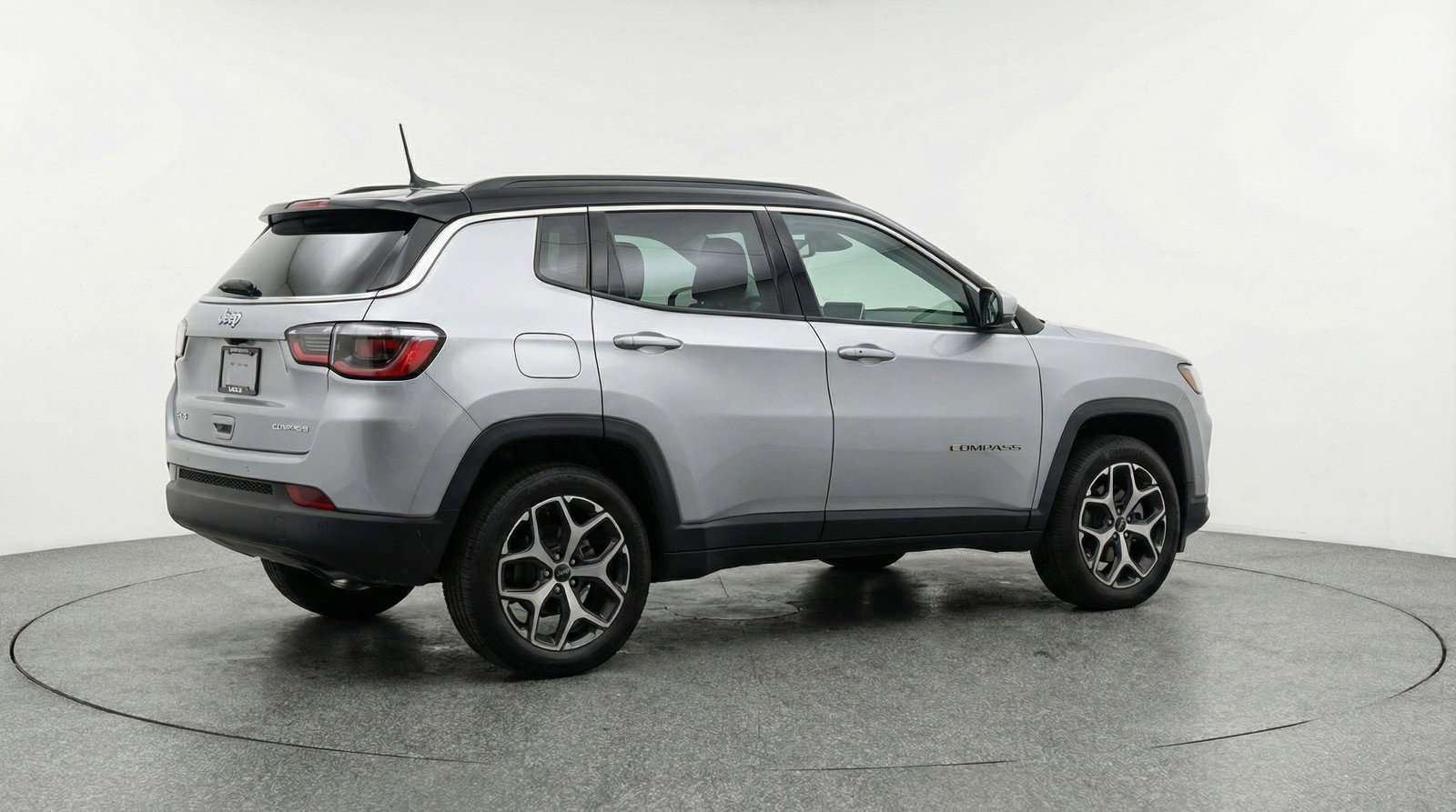 Used 2025 Jeep Compass Limited AWD/4WD image 9