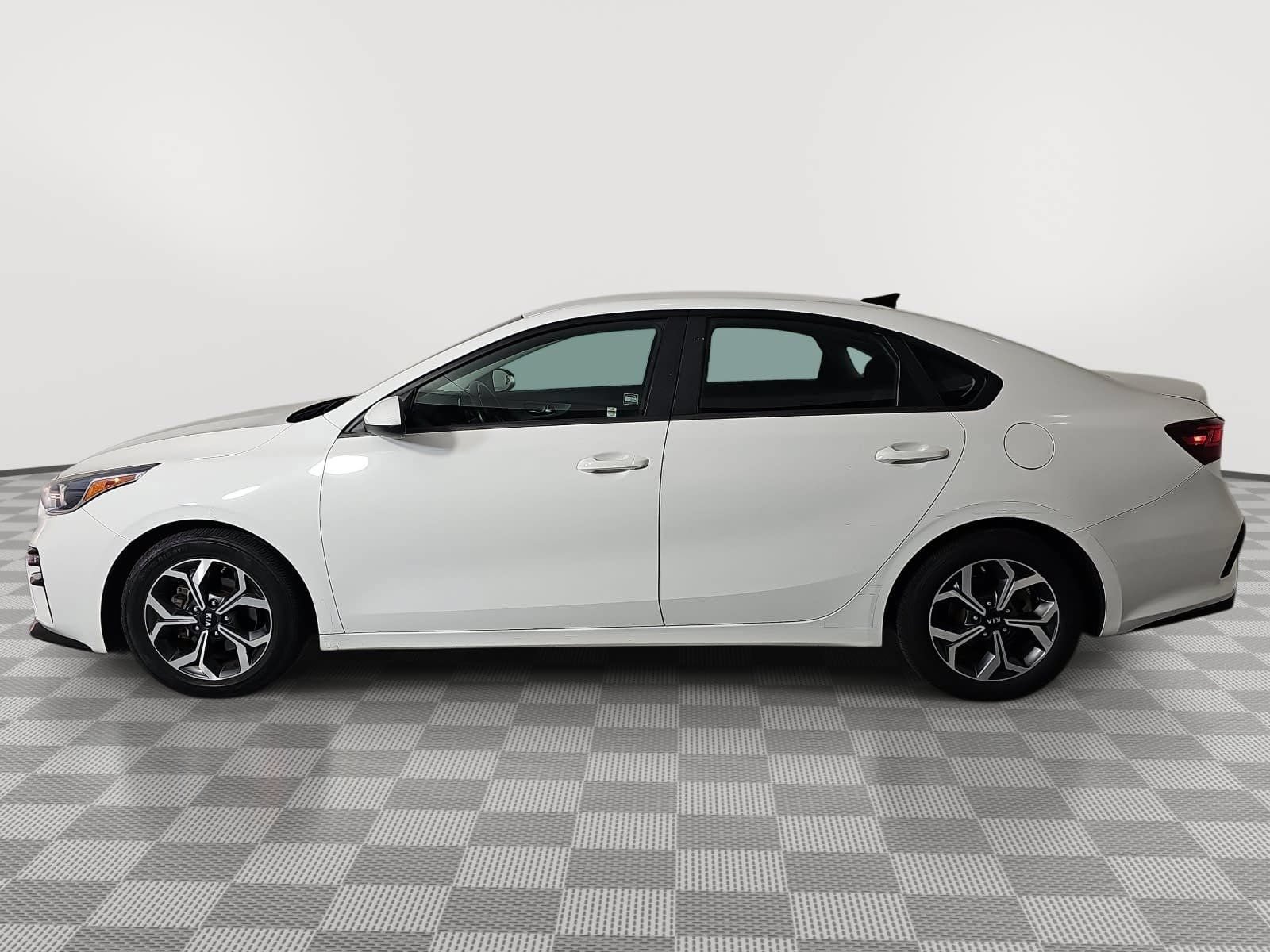 Used 2019 Kia Forte LXS FWD image 5