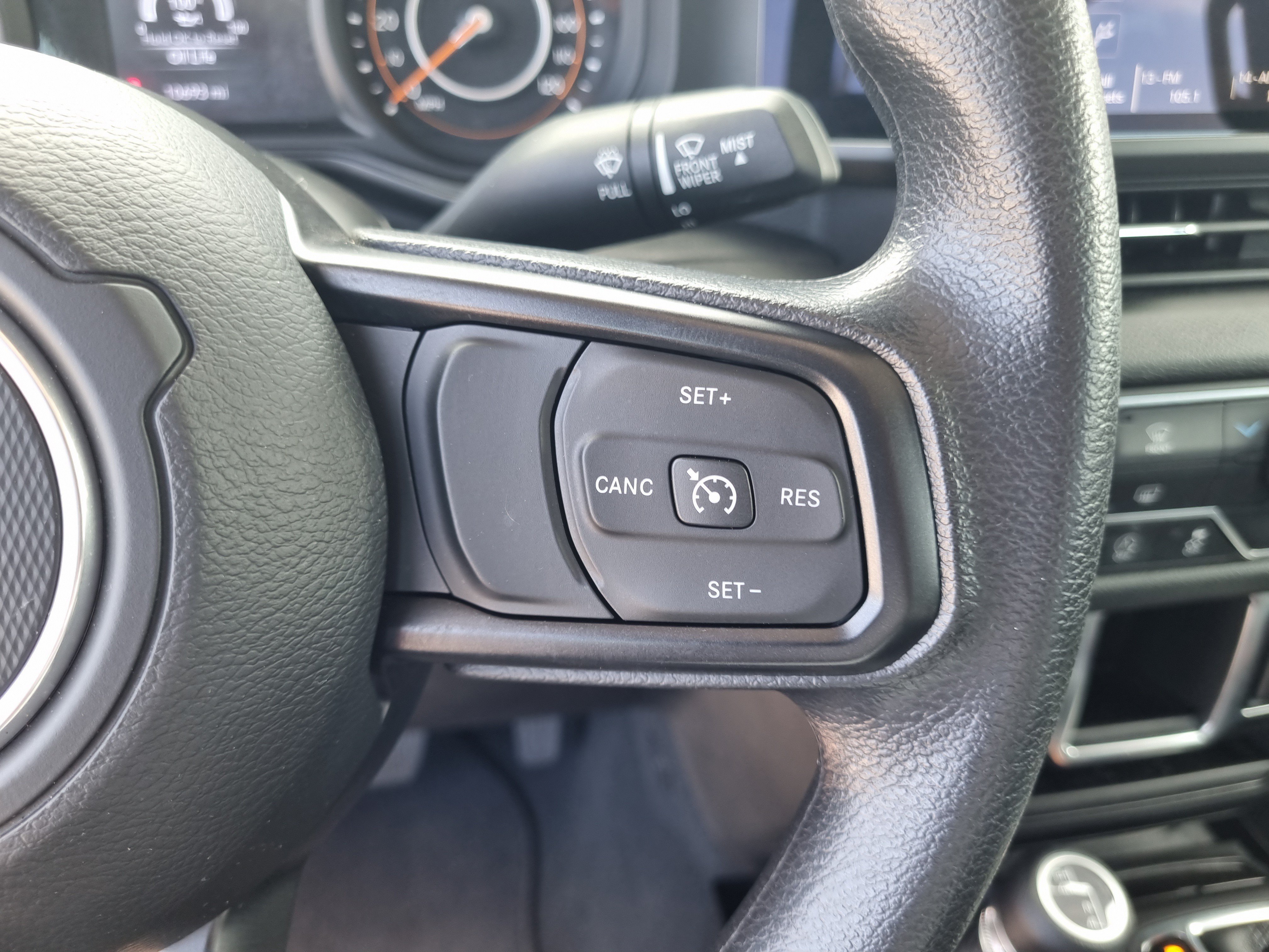 Used 2024 Jeep Gladiator Sport AWD/4WD image 25