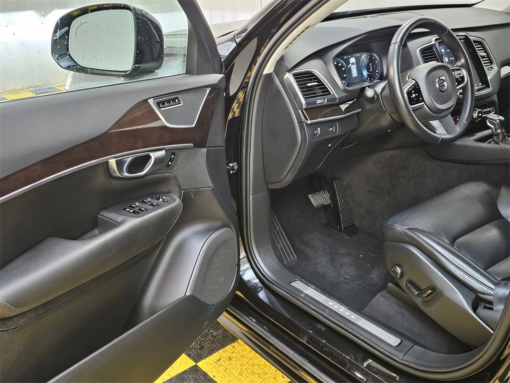 Used 2019 Volvo XC90 T6 Momentum w/ Protection Package image 22