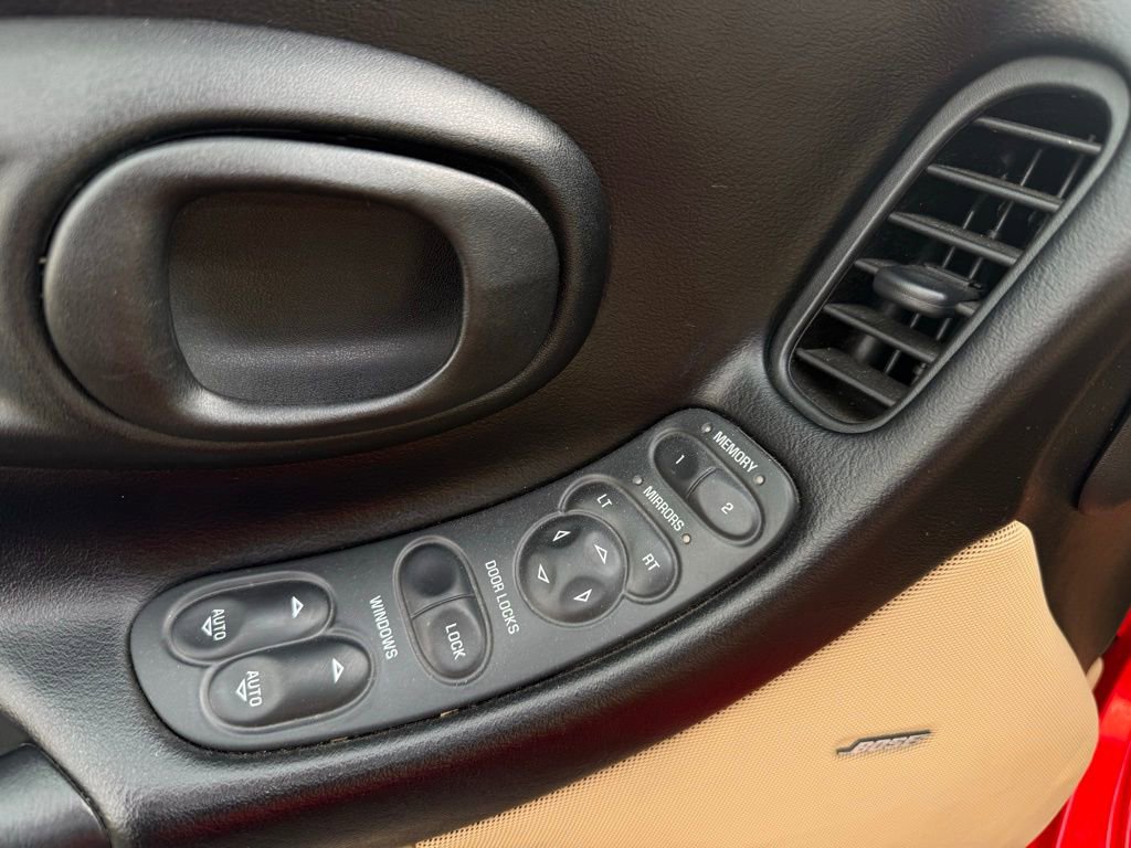 Used 2002 Chevrolet Corvette Convertible w/ Preferred Equipment Group2 image 15