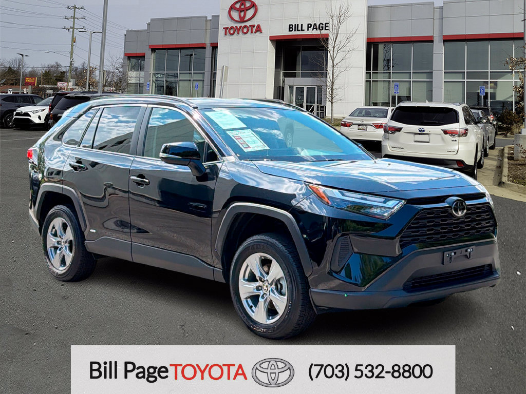 Used 2025 Toyota RAV4 XLE AWD/4WD image 1