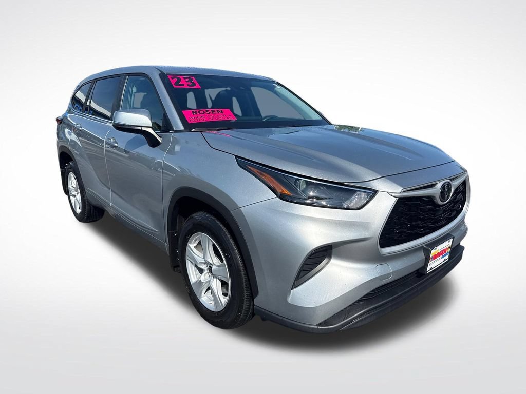 Used 2023 Toyota Highlander L FWD image 7
