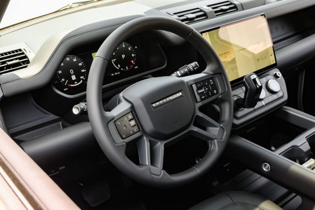 New 2026 Land Rover Defender 110 X-Dynamic SE AWD/4WD image 21