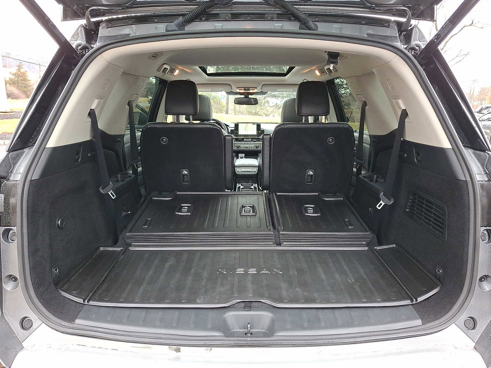 Used 2022 Nissan Pathfinder Platinum AWD/4WD image 26