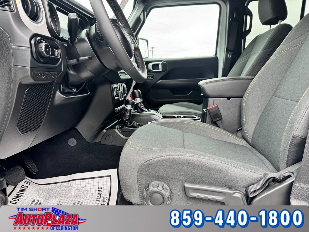 Used 2026 Jeep Wrangler Unlimited Sahara AWD/4WD image 28