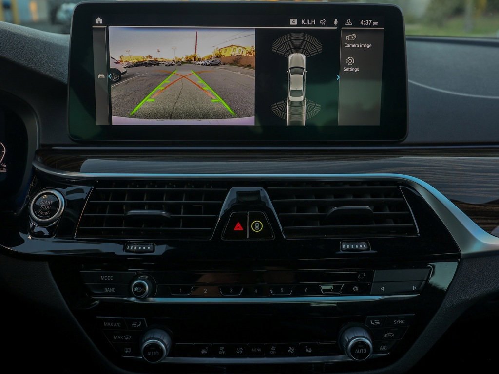 Used 2023 BMW 530e image 28