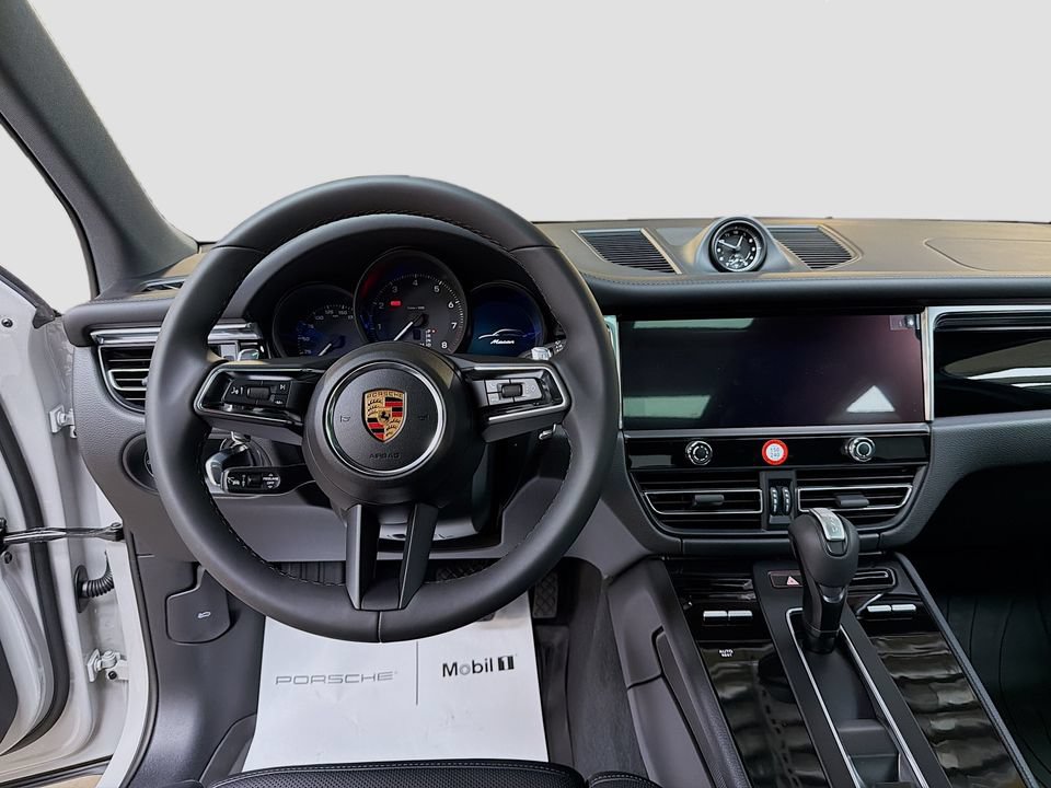 New 2026 Porsche Macan AWD/4WD image 25