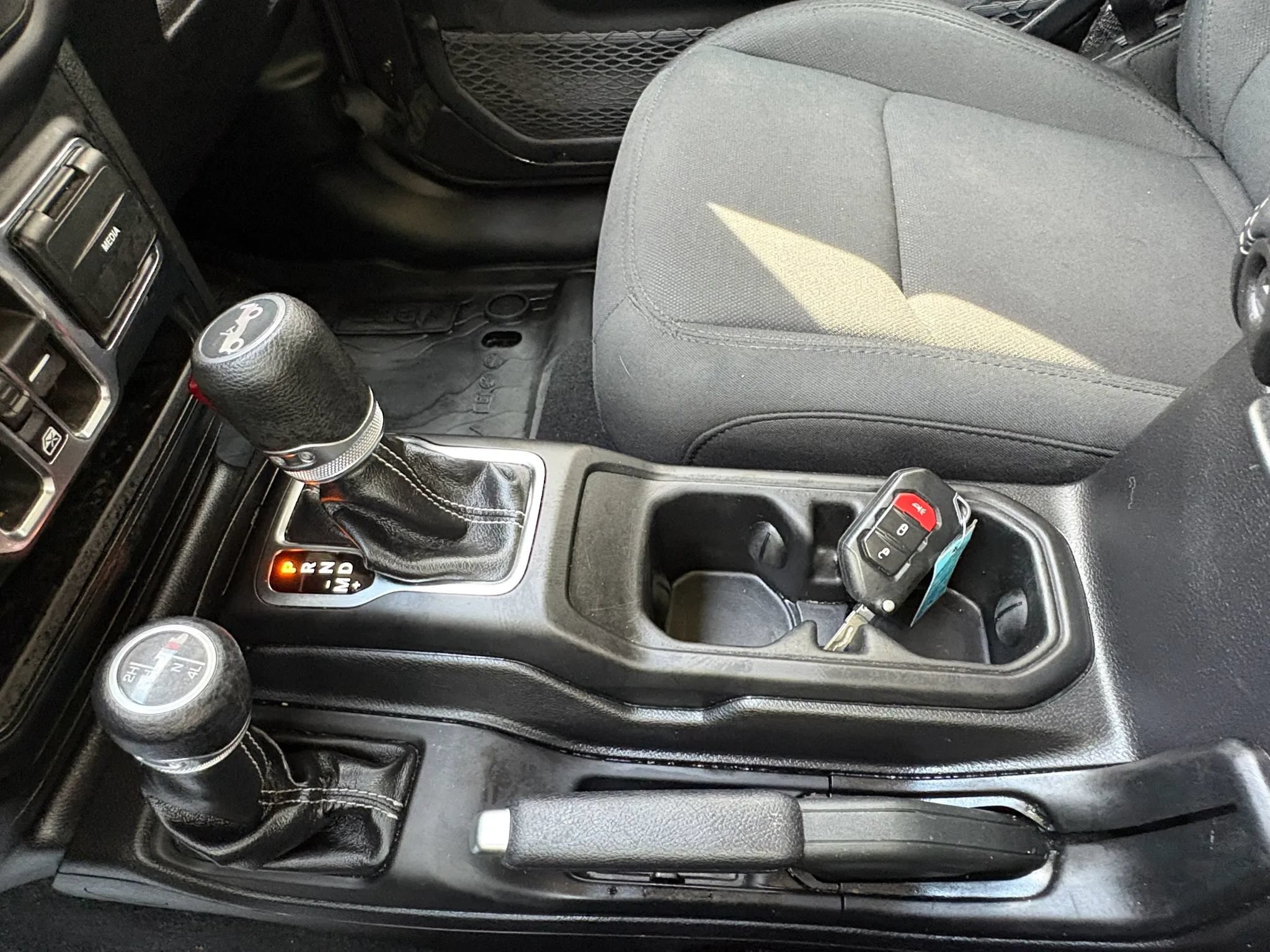 Used 2019 Jeep Wrangler Unlimited Sahara w/ LED Lighting Group AWD/4WD image 45
