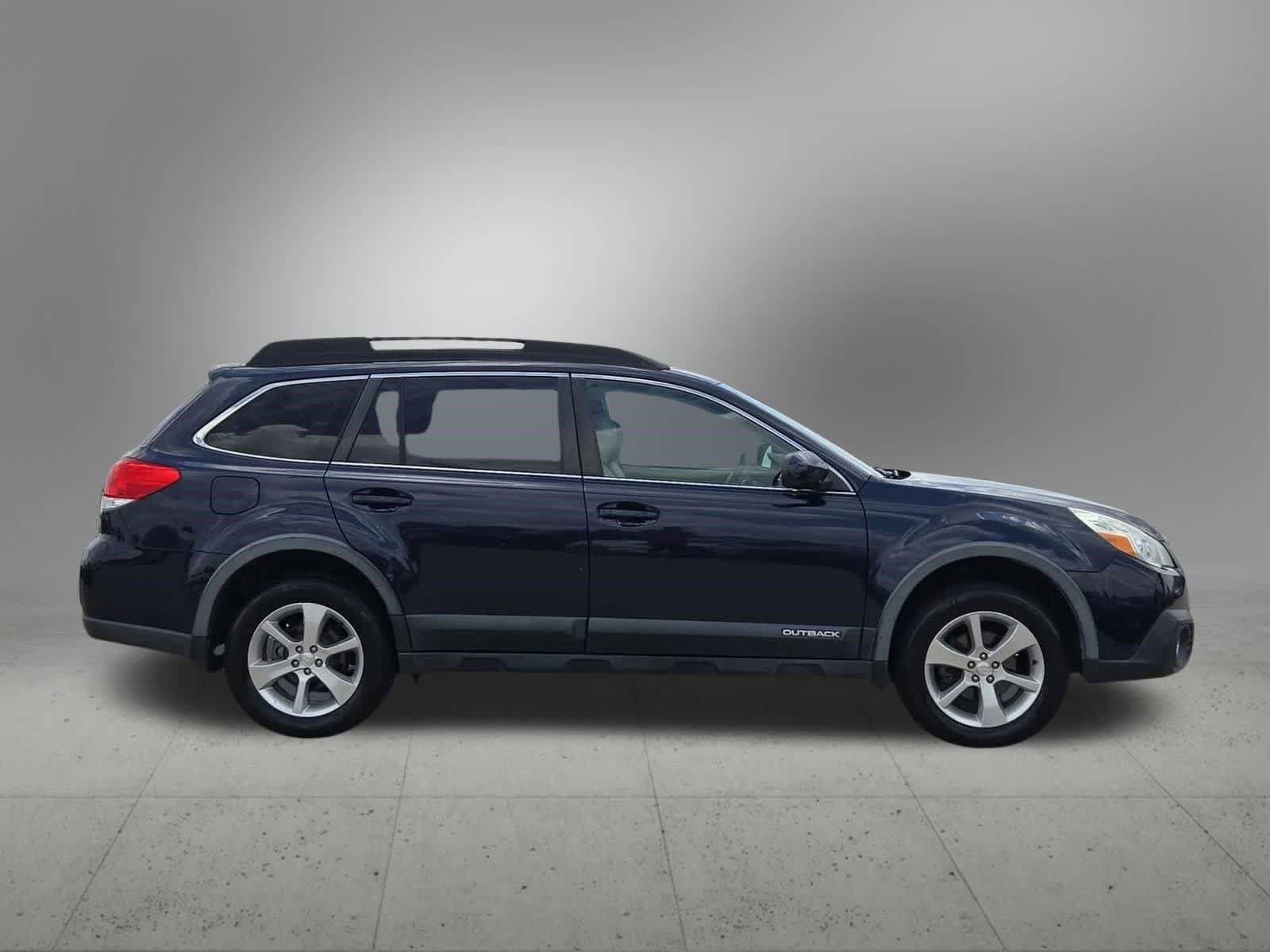 Used 2014 Subaru Outback 2.5i Limited w/ Moonroof Package AWD/4WD image 7