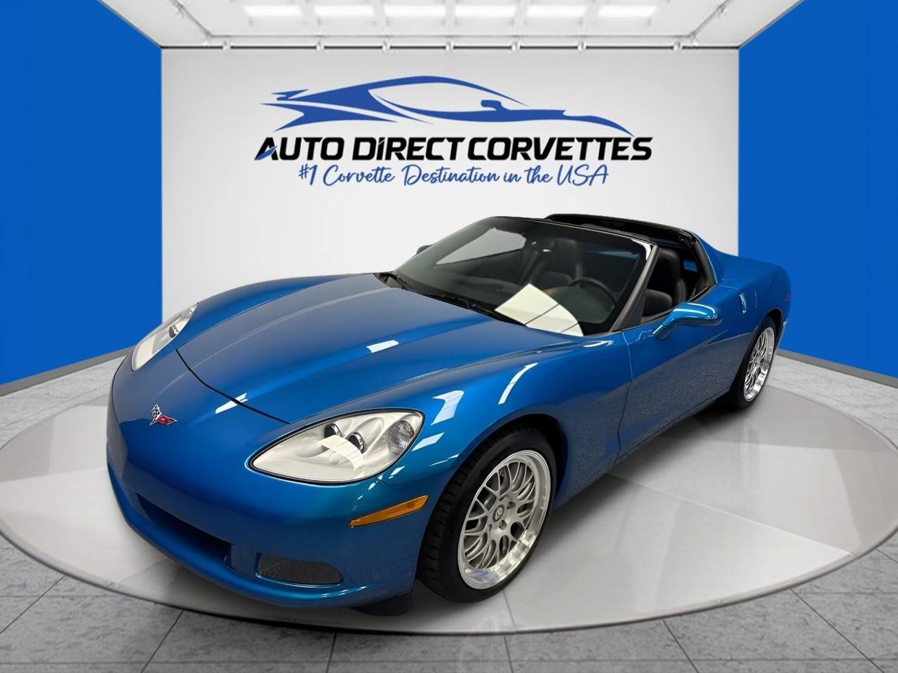 Used 2011 Chevrolet Corvette Coupe w/ 1LT RWD image 1