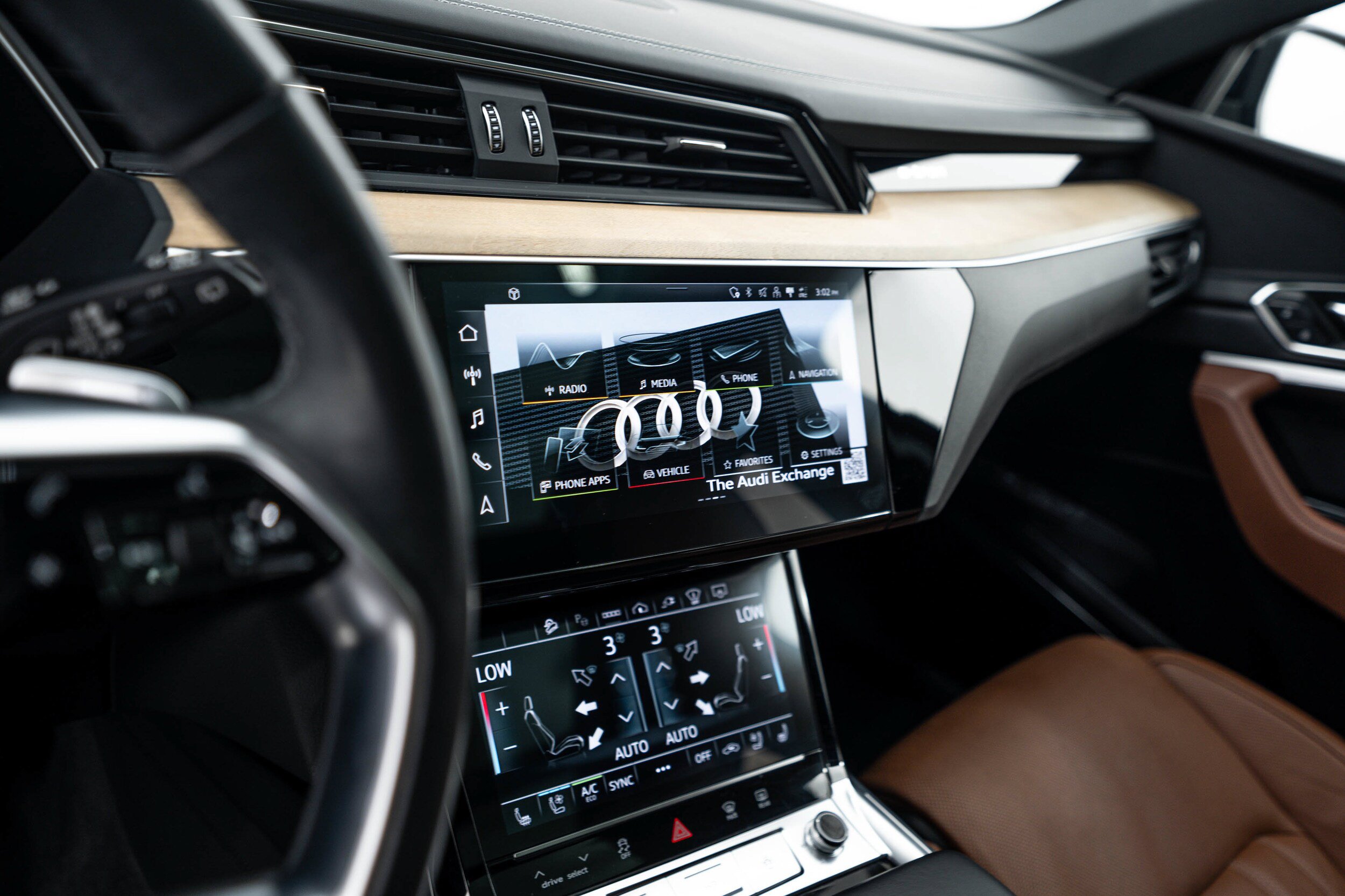 Certified 2024 Audi Q8 e-tron Prestige AWD/4WD image 11