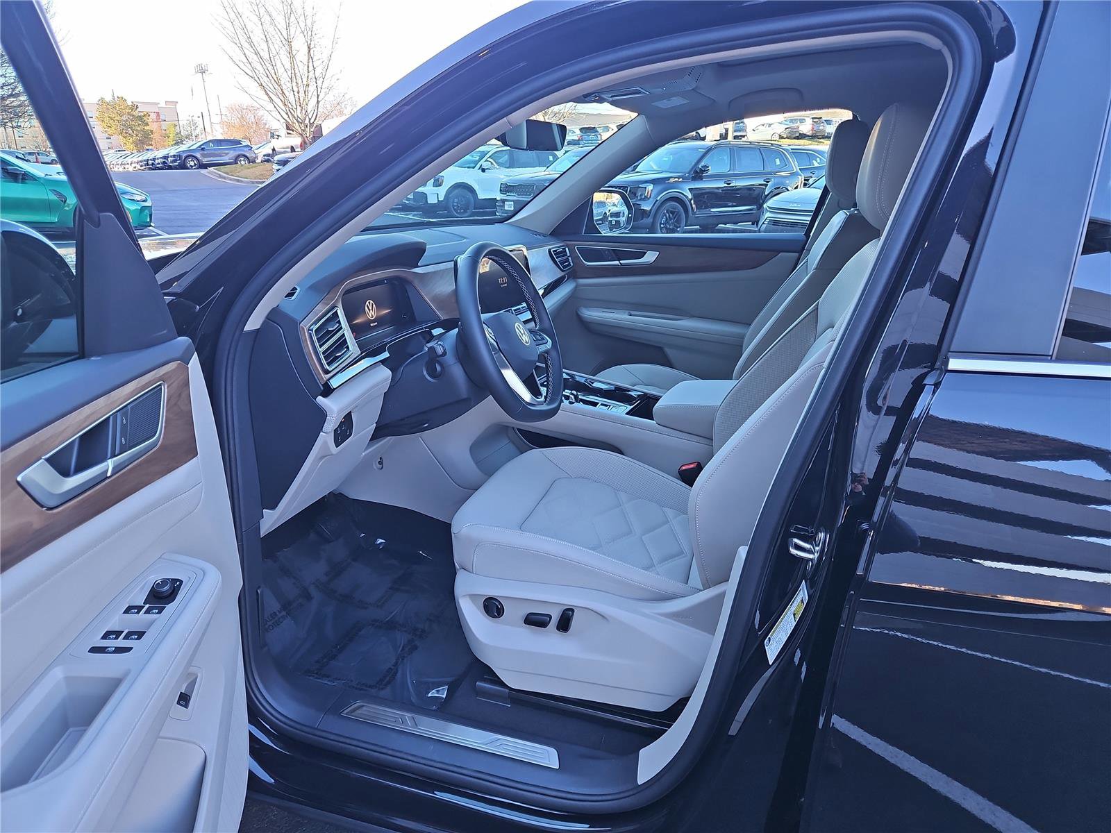 New 2026 Volkswagen Atlas SE image 14