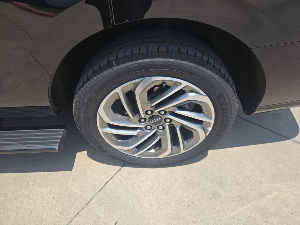 Used 2026 Lincoln Navigator Reserve AWD/4WD image 36