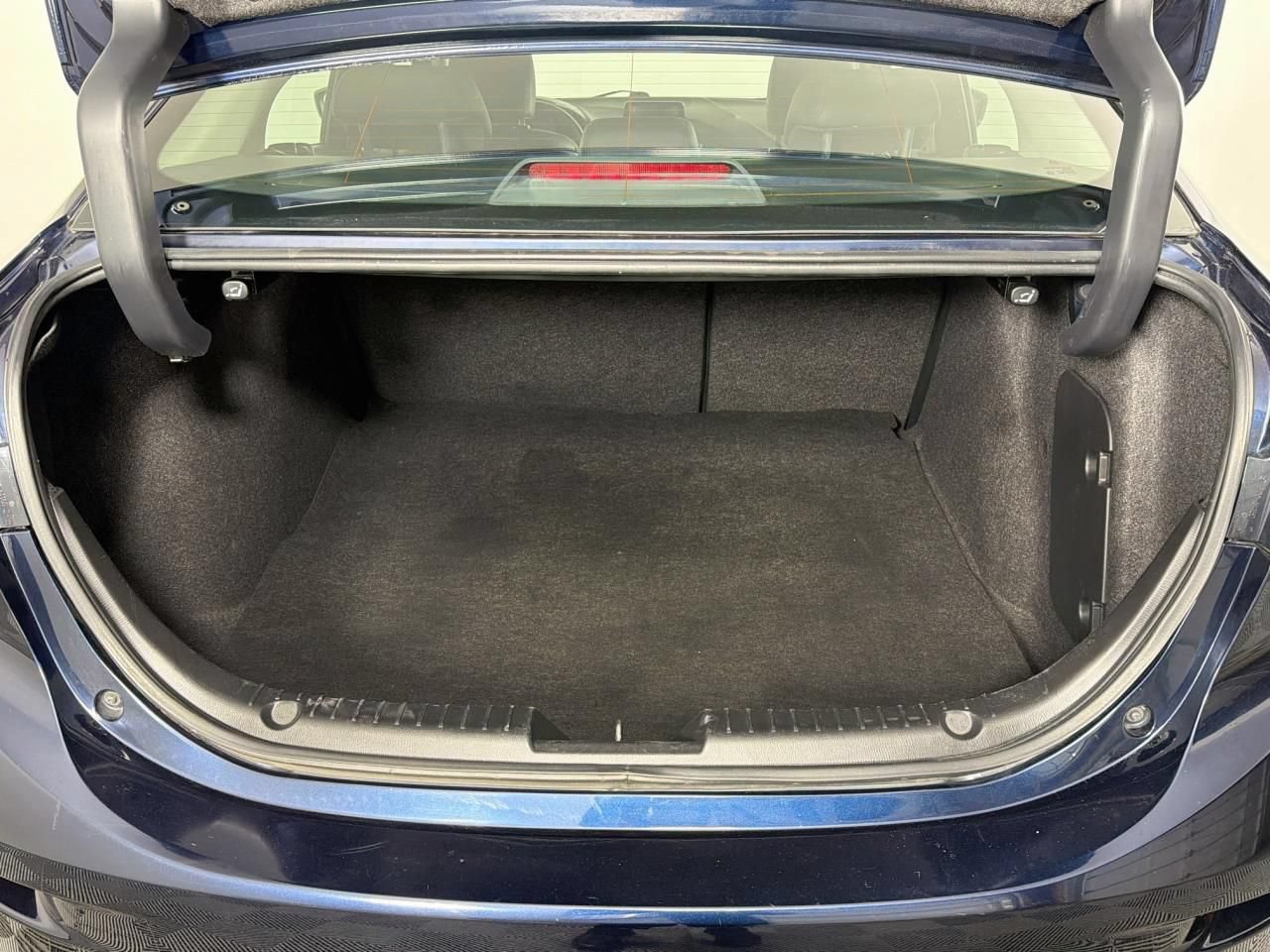 Used 2018 MAZDA MAZDA3 Touring FWD image 42