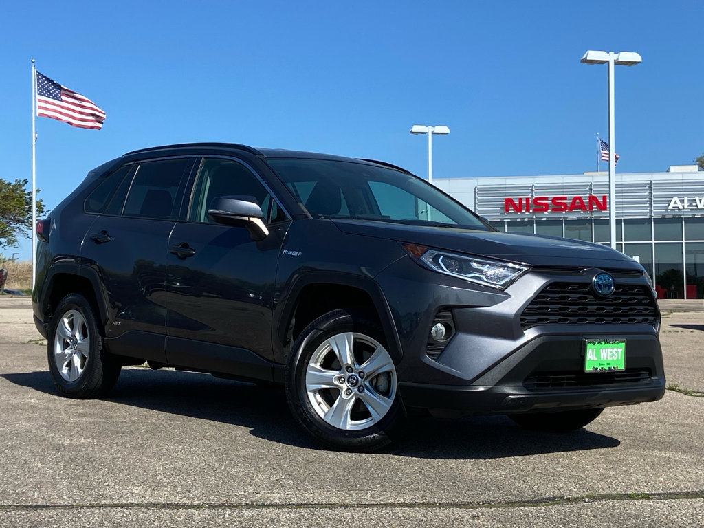 Used 2020 Toyota RAV4 XLE w/ Carpet Mat Package AWD/4WD image 1