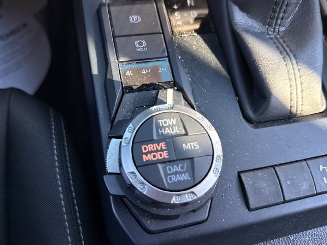 Used 2025 Toyota Tacoma TRD Off-Road AWD/4WD image 44