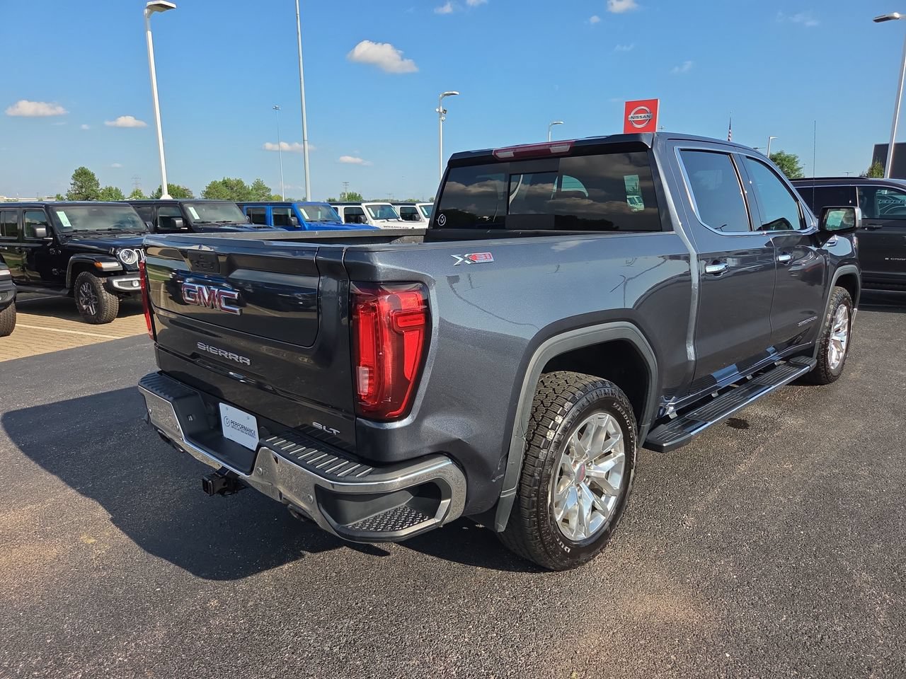 Used 2022 GMC Sierra 1500 SLT w/ SLT Premium Plus Package AWD/4WD image 8