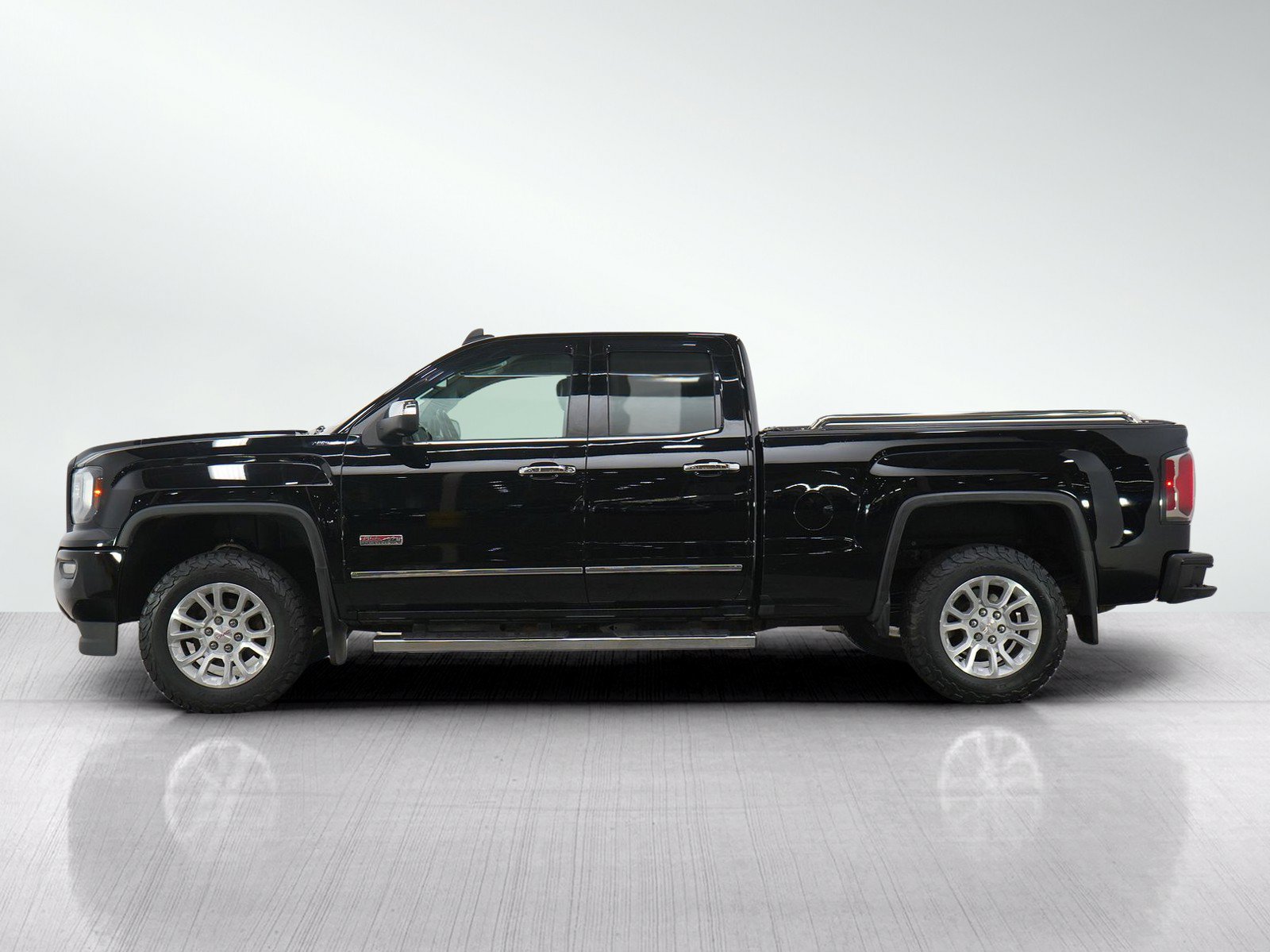 Used 2016 GMC Sierra 1500 SLE w/ All-Terrain Package AWD/4WD image 2
