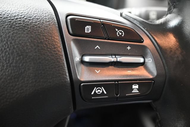 Used 2023 Hyundai Kona Limited FWD image 25