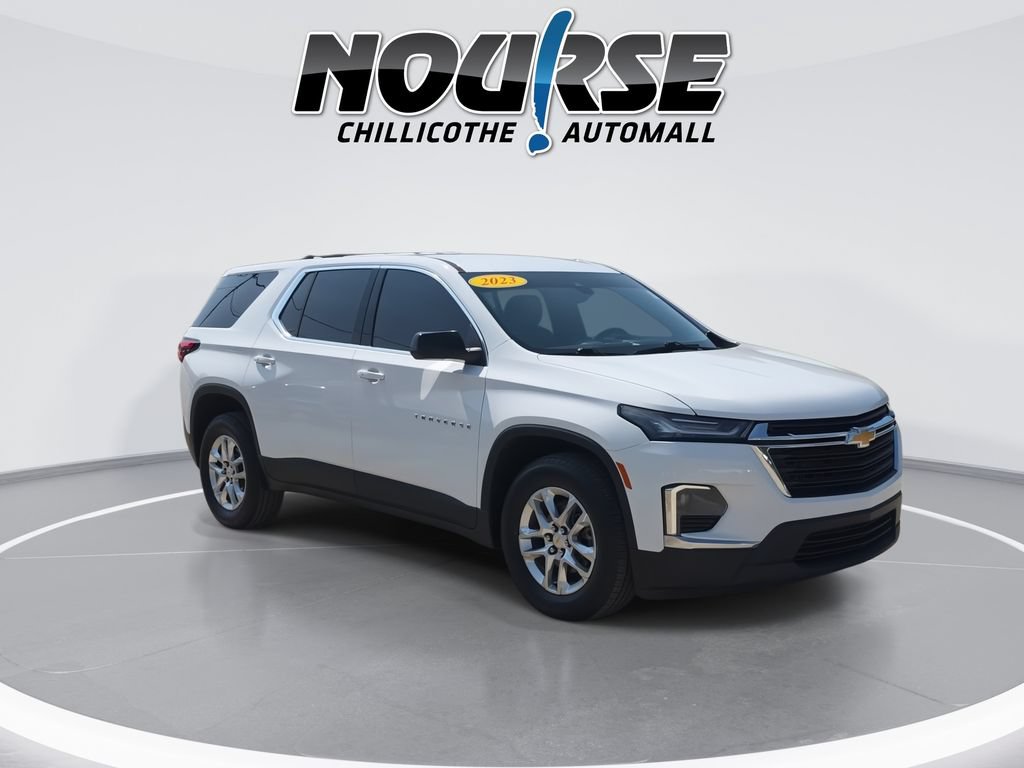 Used 2023 Chevrolet Traverse LS w/ LPO, Cargo Package FWD image 2