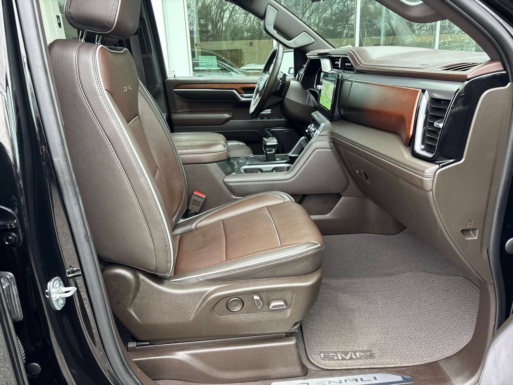 Used 2023 GMC Sierra 1500 Denali w/ Denali Reserve Package AWD/4WD image 14