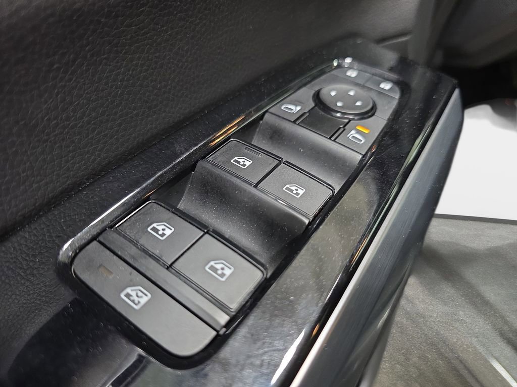Used 2023 Nissan Pathfinder SL w/ Black Appearance Package AWD/4WD image 27