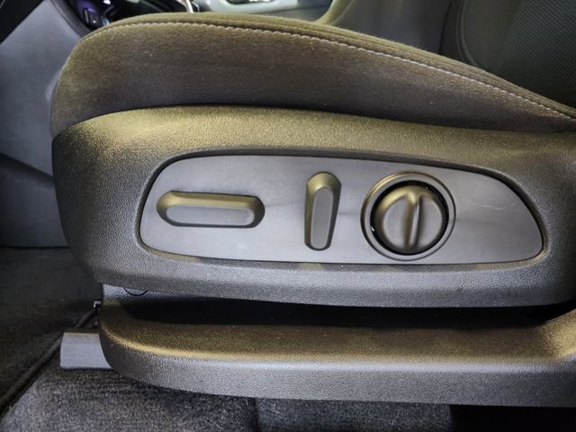 Used 2023 Chevrolet Traverse LT FWD image 13