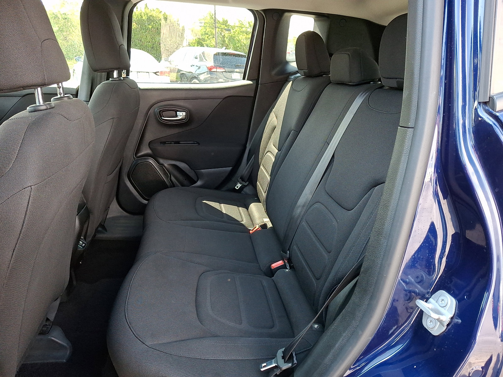 Used 2020 Jeep Renegade Latitude w/ Cold Weather Group AWD/4WD image 10